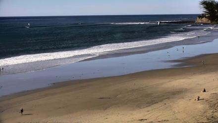 Pacific Beach Live Surf Webcam - Dec 4, 2025, 1:08pm PST