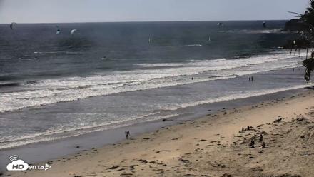 Pacific Beach Live Surf Webcam - Apr 22, 2026, 4:42pm PDT