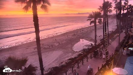 Pacific Beach Live Surf Webcam - Apr 20, 2026, 7:33pm PDT