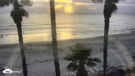 Pacific Beach Live Surf Webcam - Sep 14, 2026, 6:32pm PDT