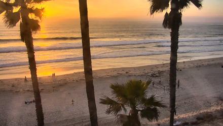 Pacific Beach Live Surf Webcam - Nov 2, 2025, 4:45pm PST