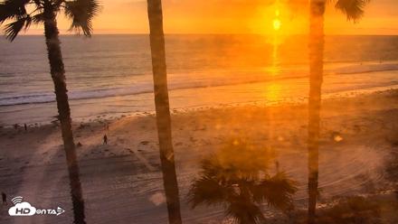 Pacific Beach Live Surf Webcam - Apr 20, 2026, 7:14pm PDT