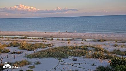 Oceans Reach Sanibel Island Live Cam - Sep 25, 2026, 7:02pm EDT