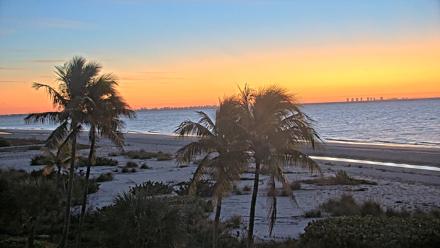 Oceans Reach Sanibel Island Live Cam - Dec 20, 2025, 6:37am EST
