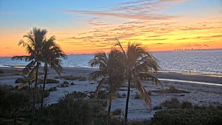 Oceans Reach Sanibel Island Live Cam - Nov 22, 2025, 6:19am EST