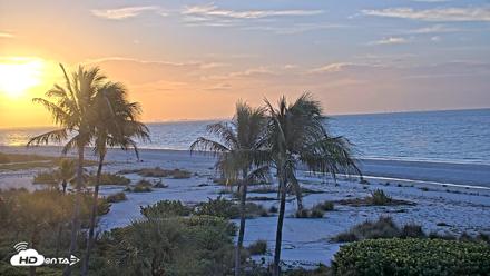 Oceans Reach Sanibel Island Live Cam - Apr 14, 2026, 7:22am EDT