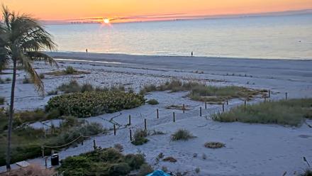 Oceans Reach Sanibel Island Live Cam - Nov 14, 2025, 6:51am EST