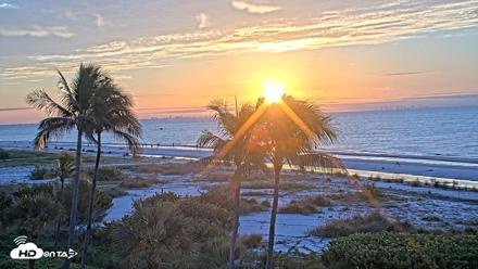 Oceans Reach Sanibel Island Live Cam - Oct 12, 2026, 7:34am EDT