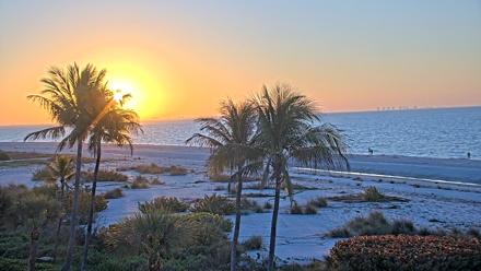 Oceans Reach Sanibel Island Live Cam - Mar 27, 2026, 7:34am EDT