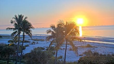 Oceans Reach Sanibel Island Live Cam - Oct 22, 2025, 7:41am EDT