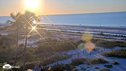 Oceans Reach Sanibel Island Live Cam - Oct 13, 2026, 7:49am EDT