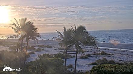 Oceans Reach Sanibel Island Live Cam - Apr 18, 2026, 7:25am EDT