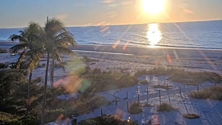 Oceans Reach Sanibel Island Live Cam - Jan 1, 2026, 7:39am EST