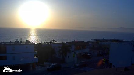 Sea View Inn Manhattan Beach Live Webcam - Apr 16, 2026, 7:01pm PDT