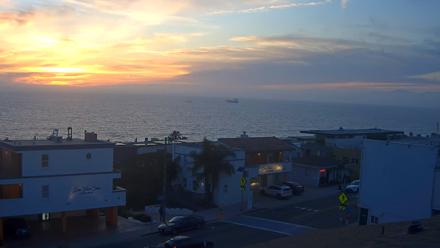Sea View Inn Manhattan Beach Live Webcam - Mar 28, 2026, 7:11pm PDT