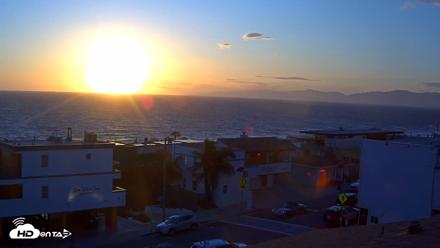 Sea View Inn Manhattan Beach Live Webcam - Apr 13, 2026, 7:14pm PDT