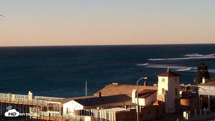 Malibu Point Live Surf Cam - Oct 16, 2026, 7:49am PDT