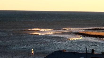 Malibu Point Live Surf Cam - Nov 22, 2025, 4:21pm PST
