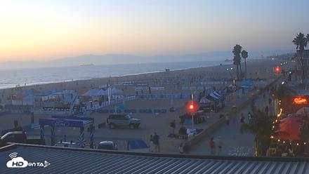 Hermosa Beach North Live Webcam - Sep 11, 2026, 7:24pm PDT