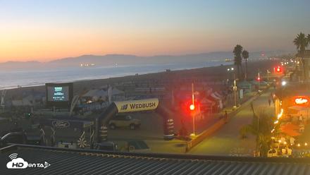 Hermosa Beach North Live Webcam - Sep 10, 2026, 7:37pm PDT