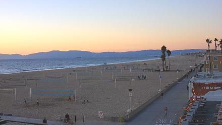 Hermosa Beach North Live Webcam - Oct 15, 2025, 6:22pm PDT
