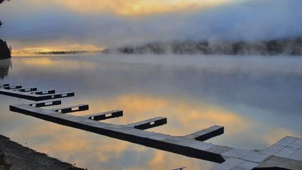 Donner Lake and Village Live Webcam - Oct 18, 2025, 7:39am PDT