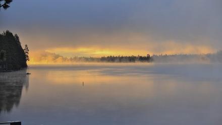 Donner Lake and Village Live Webcam - Oct 18, 2025, 7:37am PDT
