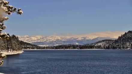 Donner Lake and Village Live Webcam - Feb 20, 2026, 11:47am PST