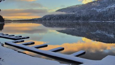 Donner Lake and Village Live Webcam - Jan 6, 2026, 7:40am PST