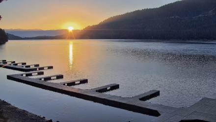 Donner Lake and Village Live Webcam - Oct 9, 2025, 7:21am PDT