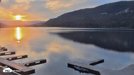 Donner Lake and Village Live Webcam - Sep 20, 2026, 7:09am PDT