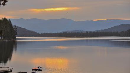 Donner Lake and Village Live Webcam - Sep 18, 2025, 7:03am PDT