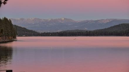 Donner Lake and Village Live Webcam - Oct 29, 2025, 6:14pm PDT