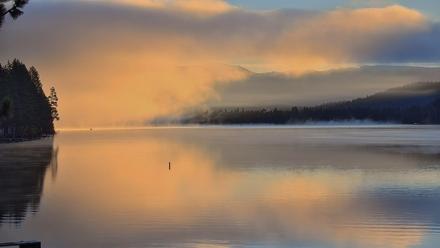 Donner Lake and Village Live Webcam - Nov 1, 2025, 7:47am PDT