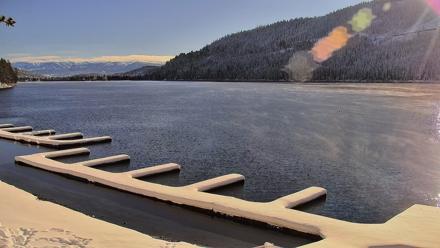 Donner Lake and Village Live Webcam - Dec 27, 2025, 9:03am PST