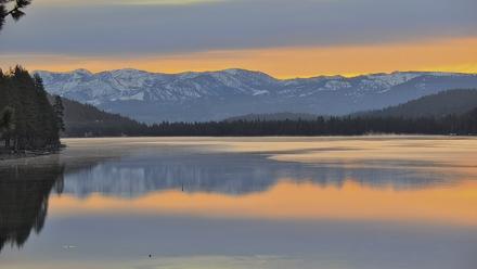 Donner Lake and Village Live Webcam - Nov 27, 2025, 7:11am PST