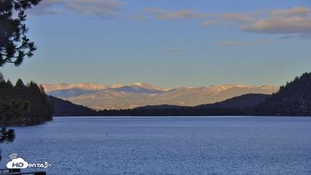 Donner Lake and Village Live Webcam - Apr 20, 2026, 7:03pm PDT