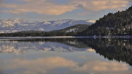 Donner Lake and Village Live Webcam - Jan 23, 2026, 12:45pm PST