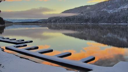 Donner Lake and Village Live Webcam - Jan 6, 2026, 7:29am PST