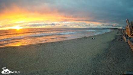 17th St. Del Mar Beach - 4K NW View Live Cam - Apr 12, 2026, 7:17pm PDT