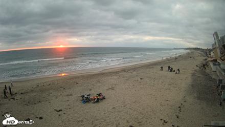 17th St. Del Mar Beach - 4K NW View Live Cam - May 23, 2026, 7:45pm PDT