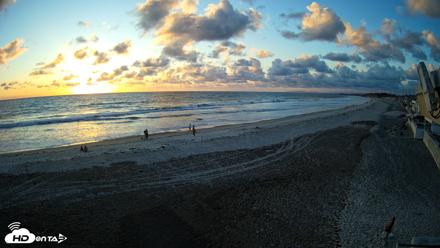 17th St. Del Mar Beach - 4K NW View Live Cam - May 5, 2026, 7:21pm PDT