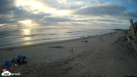 17th St. Del Mar Beach - 4K NW View Live Cam - May 9, 2026, 7:01pm PDT