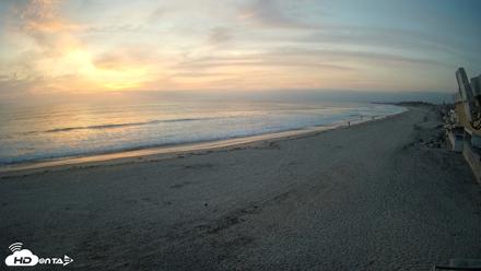 17th St. Del Mar Beach - 4K NW View Live Cam - May 12, 2026, 7:42pm PDT