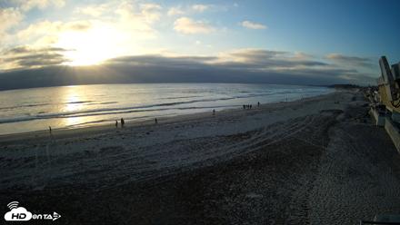 17th St. Del Mar Beach - 4K NW View Live Cam - May 7, 2026, 6:55pm PDT