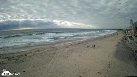 17th St. Del Mar Beach - 4K NW View Live Cam - May 26, 2026, 5:57pm PDT