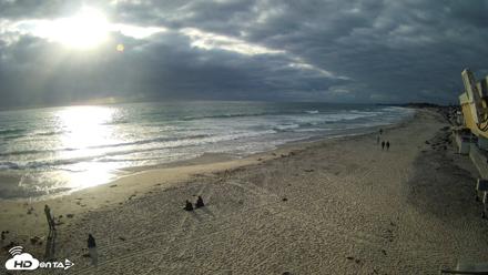 17th St. Del Mar Beach - 4K NW View Live Cam - May 26, 2026, 6:27pm PDT