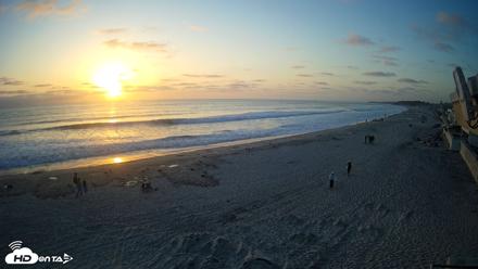 17th St. Del Mar Beach - 4K NW View Live Cam - May 14, 2026, 7:28pm PDT