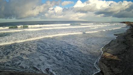 17th St. Del Mar Beach - 4K NW View Live Cam - Nov 18, 2025, 7:28am PST