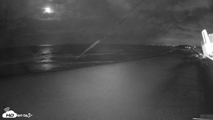 17th St. Del Mar Beach - 4K NW View Live Cam - Apr 23, 2026, 12:07am PDT